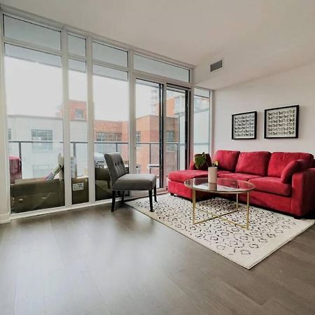 Gorgeous Downtown Condo Торонто Екстер'єр фото