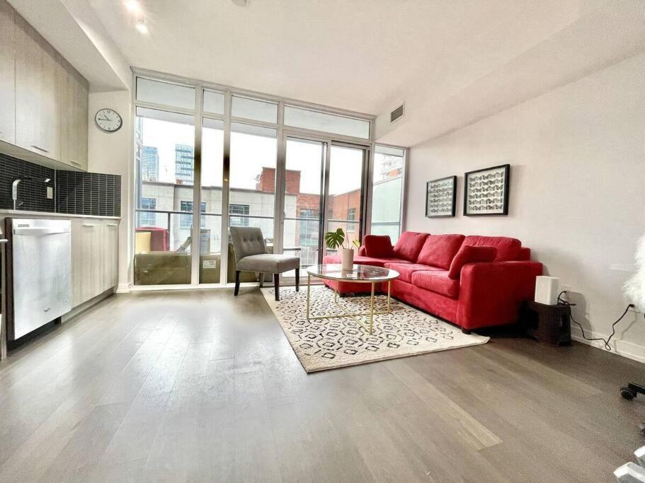 Gorgeous Downtown Condo Торонто Екстер'єр фото