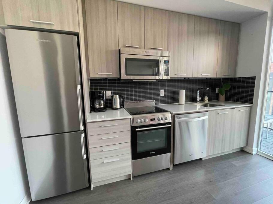 Gorgeous Downtown Condo Торонто Екстер'єр фото